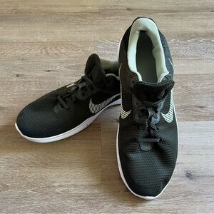 Nike Flex Experience Run 11 - Size 13